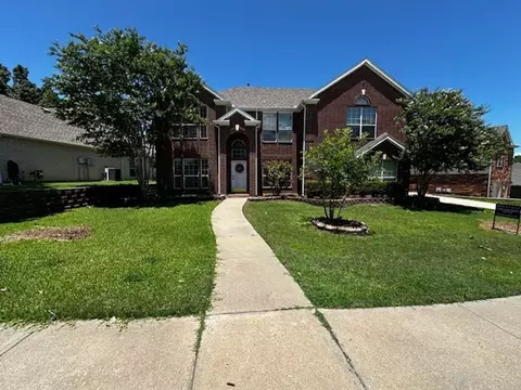 7005 Crenshaw Ln, Corinth, TX 76210