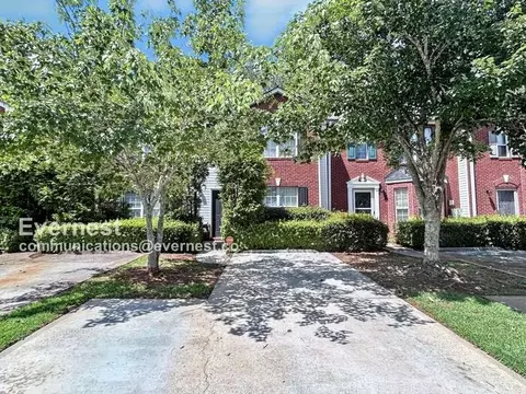 5589 Strathmoor Manor Cir, Lithonia, GA 30058