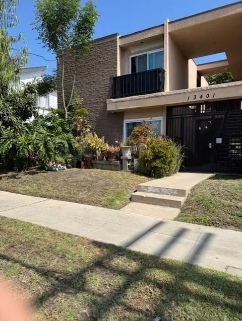 13401 Victory Blvd #2, Los Angeles, CA 91401