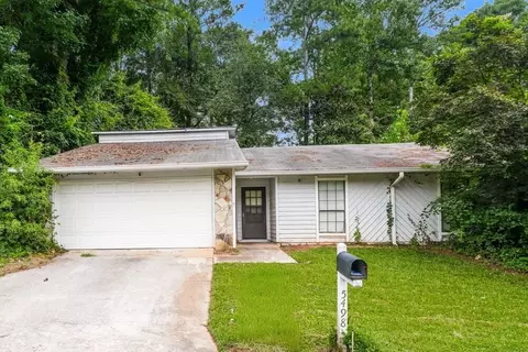 5498 Springwood Ln, Stone Mountain, GA 30087