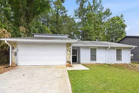 5498 Springwood Ln, Stone Mountain, GA 30087