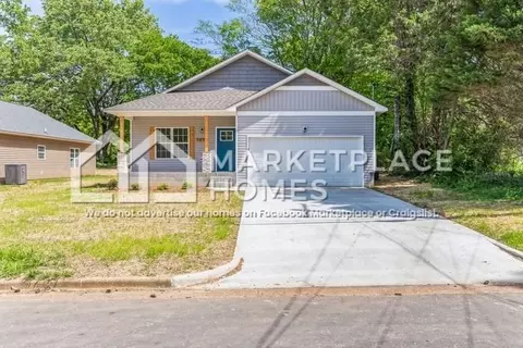 1612 College St SE, Decatur, AL 35601