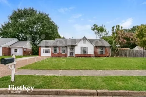5923 Willow Springs Dr, Millington, TN 38053