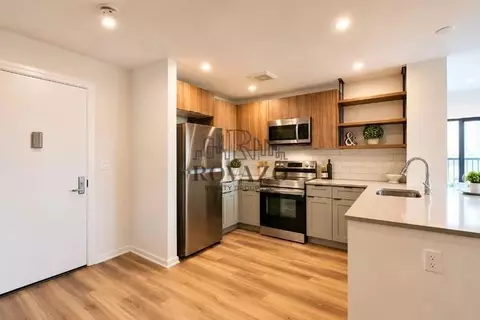 502 Market St #4E, Newark, NJ 07105