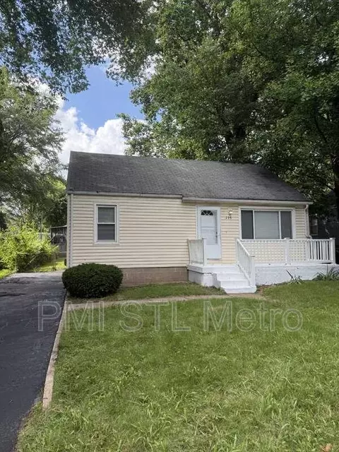 239 Williams Blvd, Saint Louis, MO 63135
