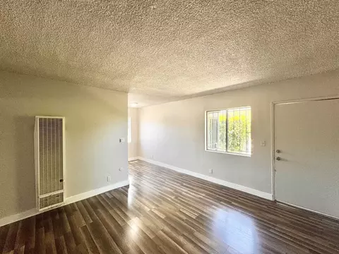 976 W 46th St #8, Los Angeles, CA 90037