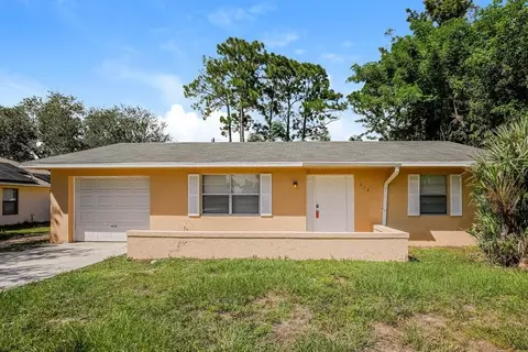 613 SE Starfish Ave, Port Saint Lucie, FL 34983