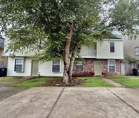 5121 E Hunters Chapel Ct #A, Shenandoah, LA 70817