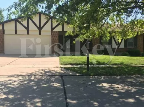 15426 Cousteau Dr, Florissant, MO 63034