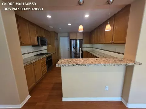 121 Roadrunner, Irvine, CA 92603 photo 3