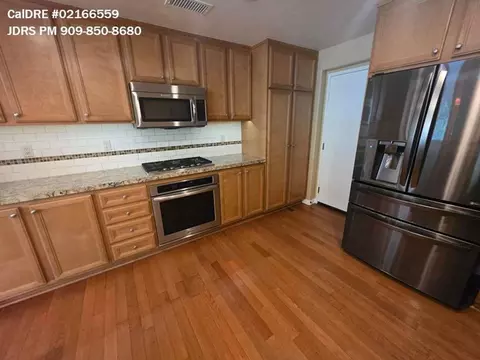121 Roadrunner, Irvine, CA 92603 photo 4