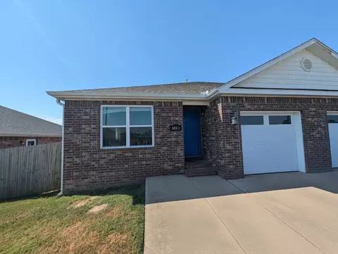604 W Weymouth, Siloam Springs, AR 72761