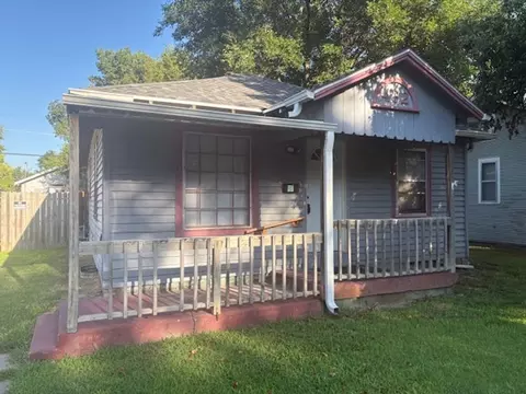 432 Baker St, Salina, KS 67401