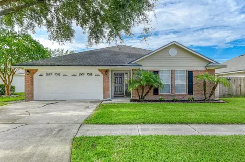 7596 Fawn Lake Dr N, Jacksonville, FL 32256