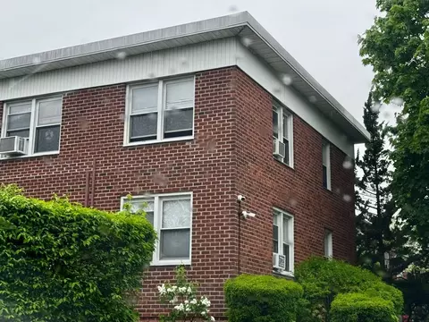 10 Burbank St, Yonkers, NY 10710