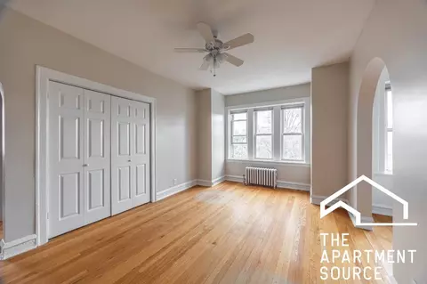 1145 W Morse Ave #301, Chicago, IL 60626