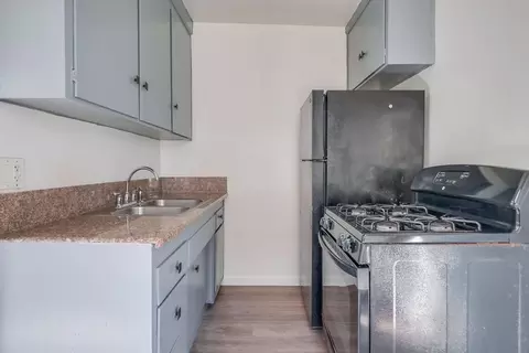 1735 W 120th St, West Athens, CA 90047