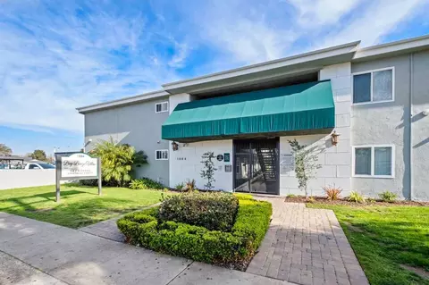 1884 Monrovia Ave, Costa Mesa, CA 92627