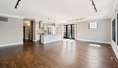 401 S Eton St, Birmingham, MI 48009