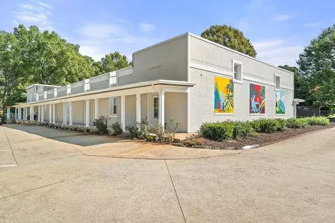 604 E Iredell Ave, Mooresville, NC 28115