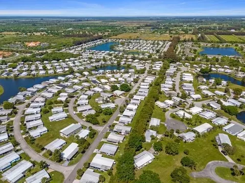 7300 20th St #523, Vero Beach, FL 32966