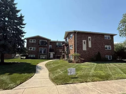 5610 6th Ave #1D, Countryside, IL 60525