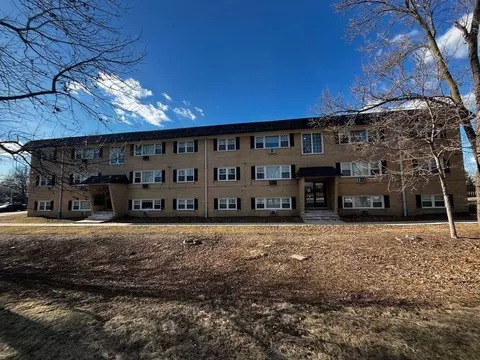 25 N Maple Ct #2, Addison, IL 60101