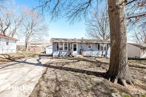 308 SW 7th Street Ter, Blue Springs, MO 64015