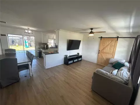 11721 NW 32nd Mnr, Sunrise, FL 33323