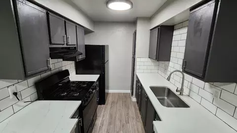 3550 E Overton Rd #21, Dallas, TX 75216