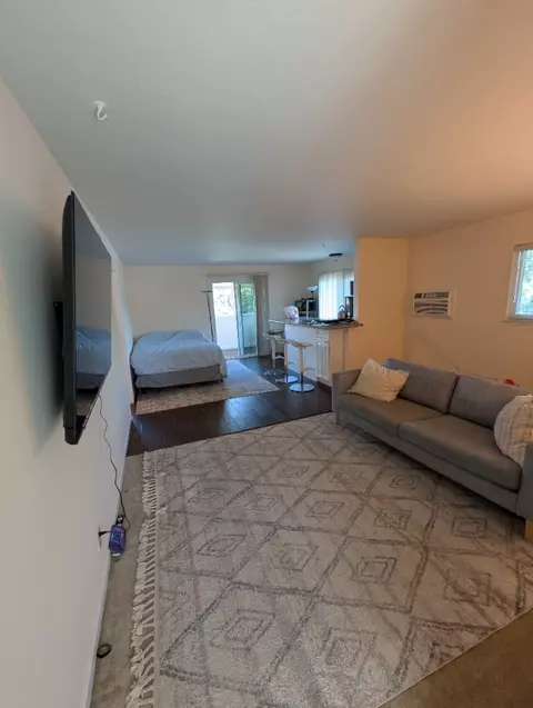 437 S Pastoria Ave #B, Sunnyvale, CA 94086