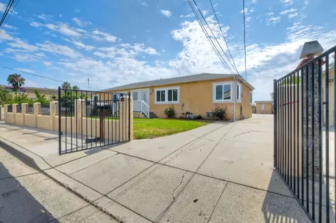 122 Johnston Ln, San Marcos, CA 92069
