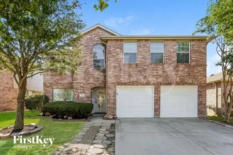 9216 Oldwest Trl, Fort Worth, TX 76131