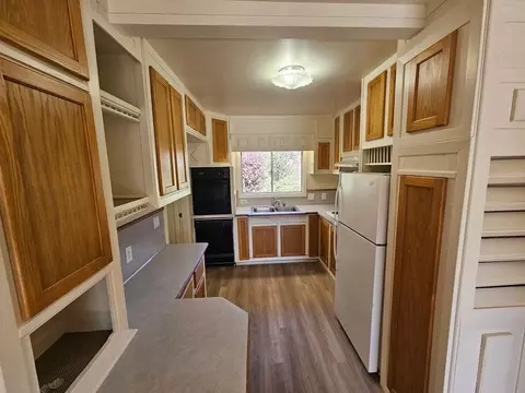 2761 Bailey Ln, Eugene, OR 97401 photo 5