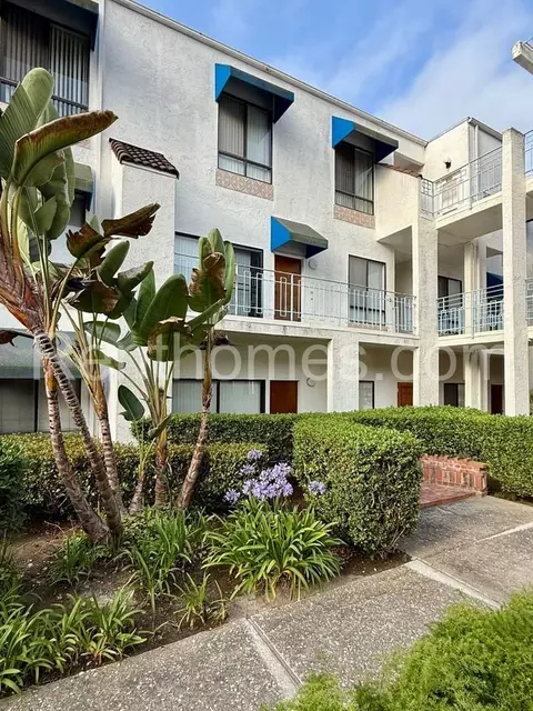 8320 Regents Rd #1H, San Diego, CA 92122