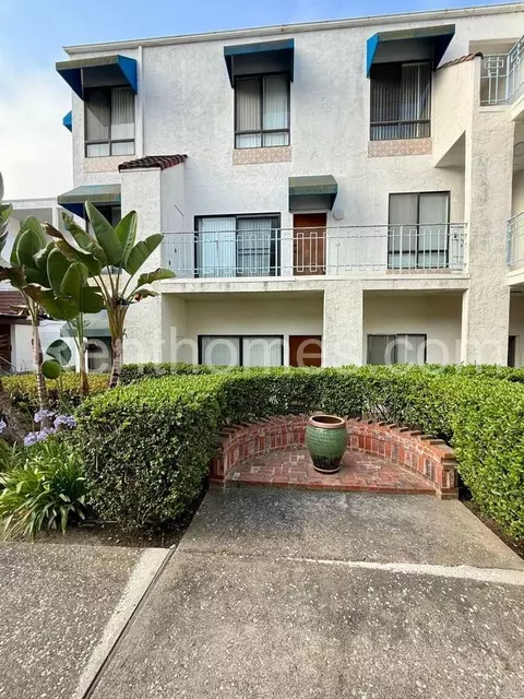 8320 Regents Rd #1H, San Diego, CA 92122