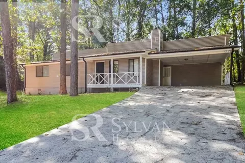 2085 Swan Ct, Riverdale, GA 30296