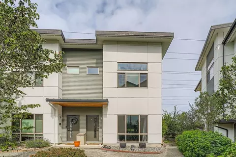 4276 S Greenbelt Station Dr, Seattle, WA 98118
