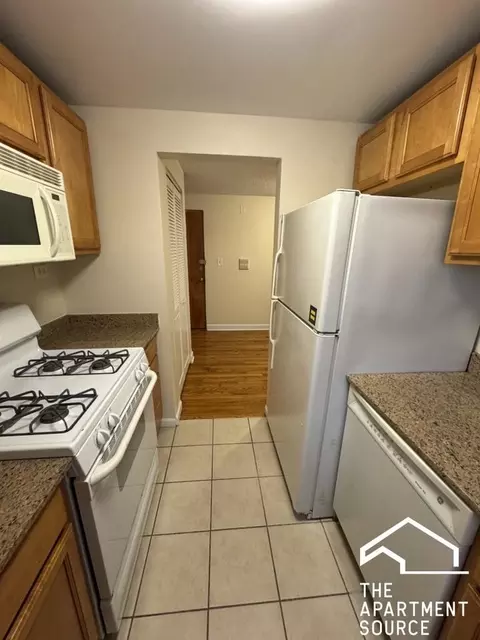 4044 N California Ave #201, Chicago, IL 60618