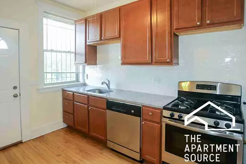 1607 W Berteau Ave #2, Chicago, IL 60613
