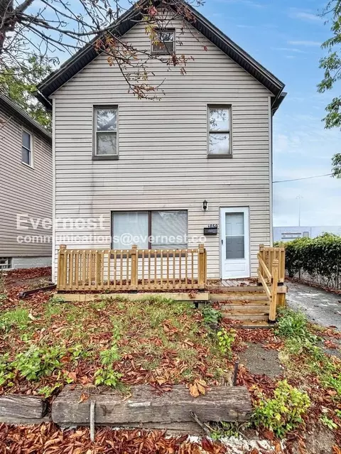 1050 Holmden Ave, Cleveland, OH 44109
