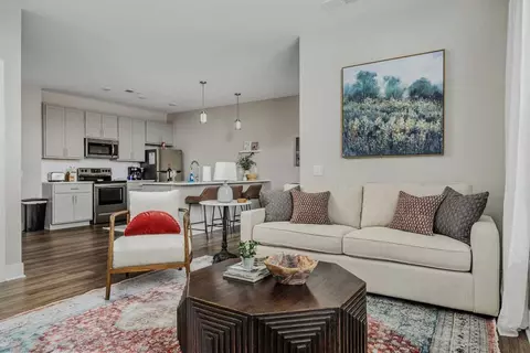 e oak st, Columbus, OH 43215