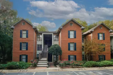 702 Garden Ct, Sandy Springs, GA 30328
