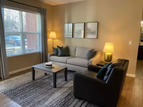holmes st, Columbus, OH 43016