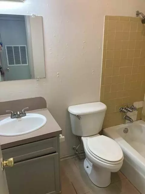248 Steele Blvd #4, Baton Rouge, LA 70806