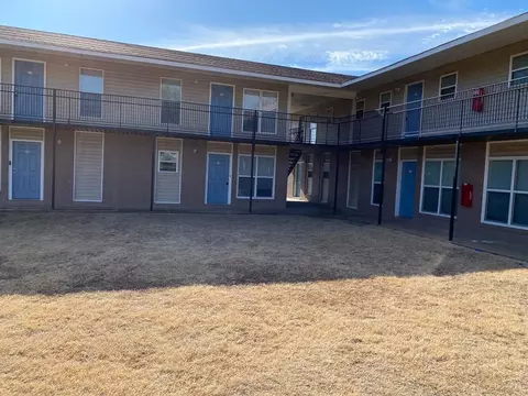 1170 Hollywood Dr #104, Jackson, TN 38301