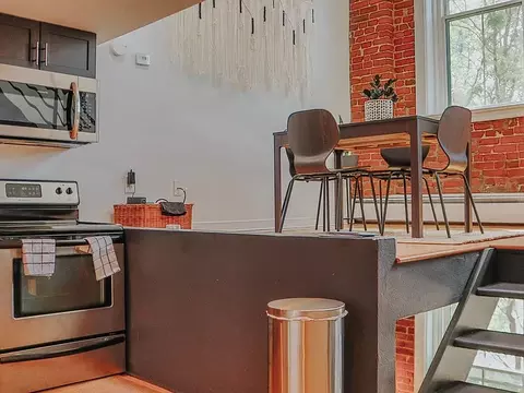2193 Arapahoe St #16, Denver, CO 80205