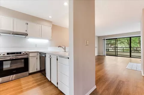 5150 S Landing Dr #205B2, Portland, OR 97239
