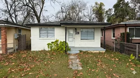 39 Lissner Ave, Savannah, GA 31408