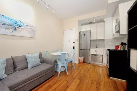 sullivan st, New York, NY 10012
